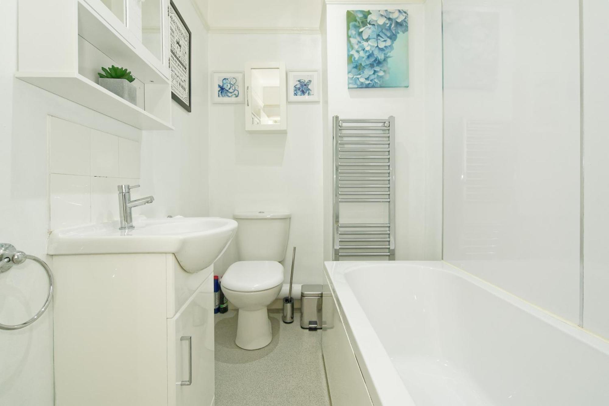 Apartmán Lovely Luxury 3 Bed House Chatham  Exteriér fotografie