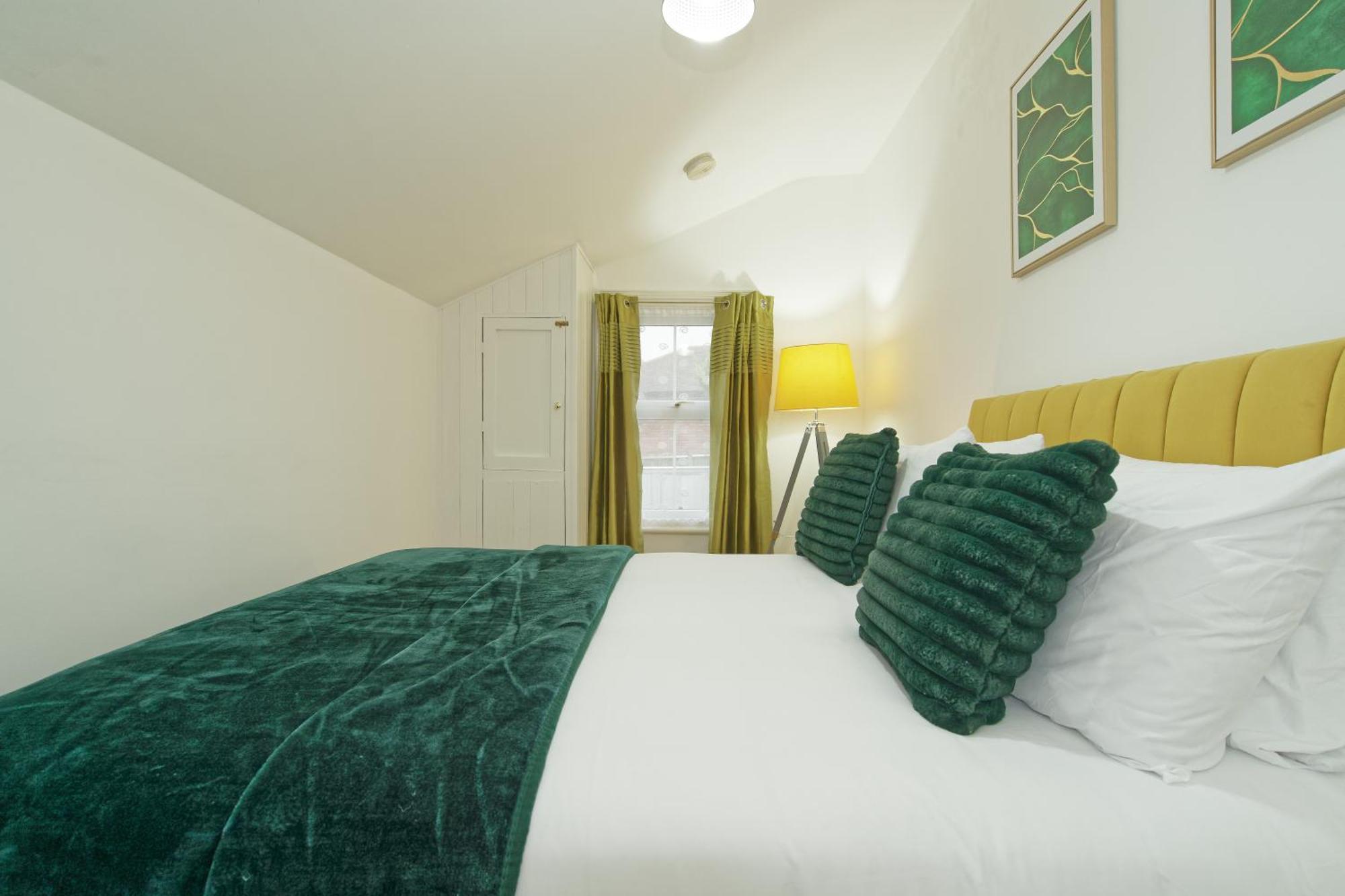 Apartmán Lovely Luxury 3 Bed House Chatham  Exteriér fotografie
